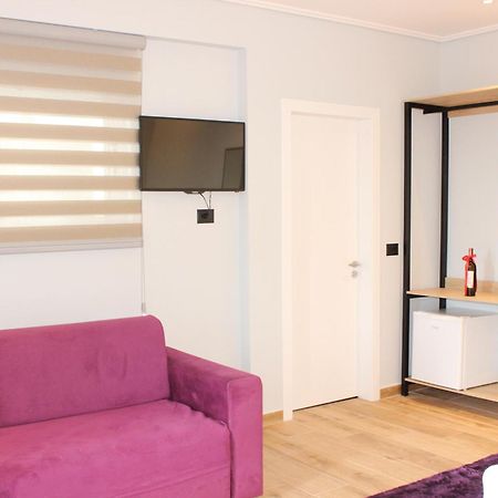 Bebi Hotel And Apartments Sarandë エクステリア 写真