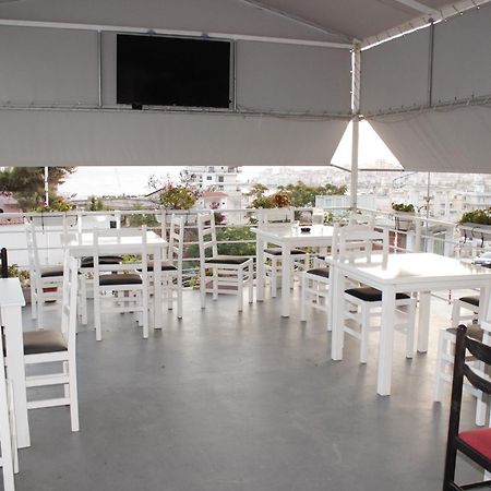Bebi Hotel And Apartments Sarandë エクステリア 写真