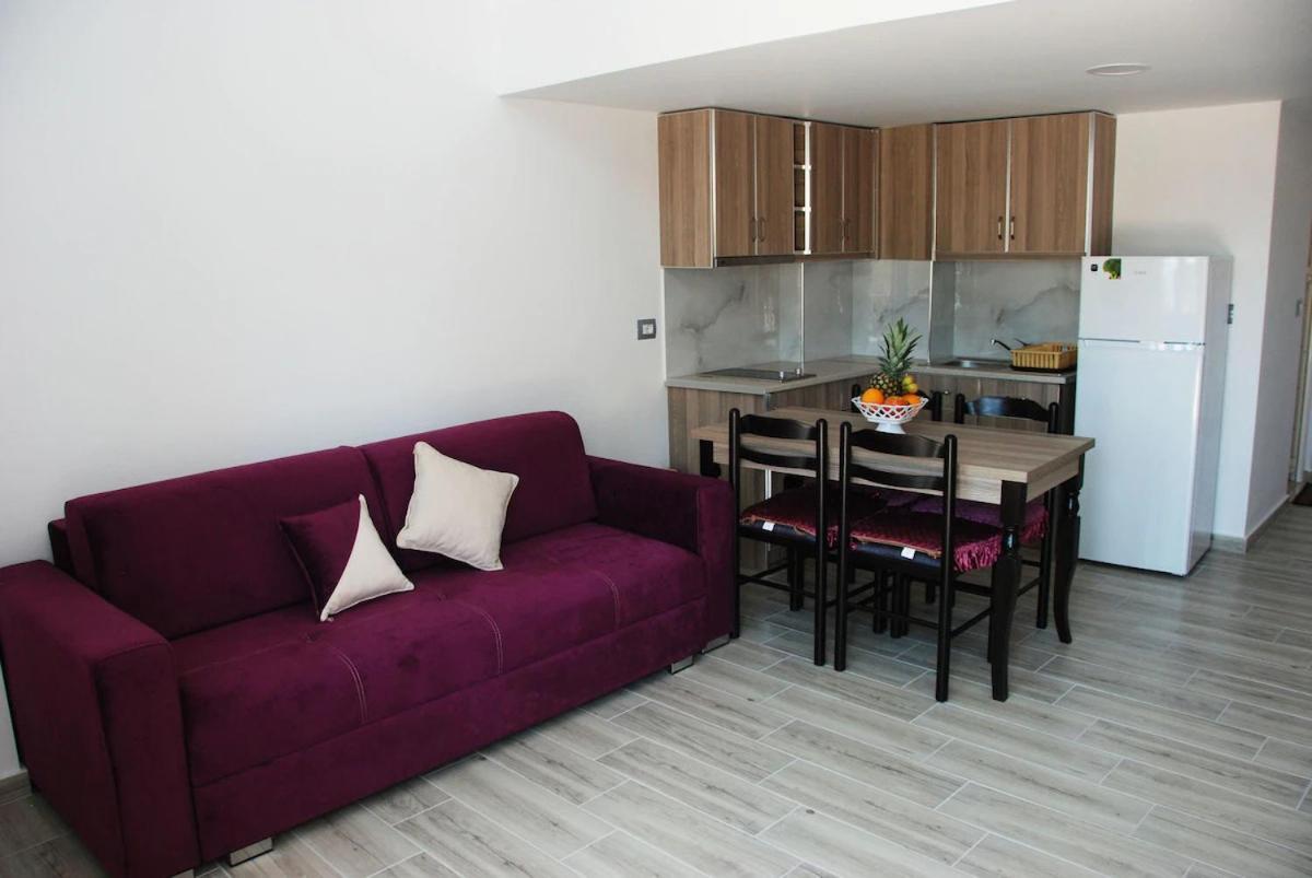 Bebi Hotel And Apartments Sarandë エクステリア 写真