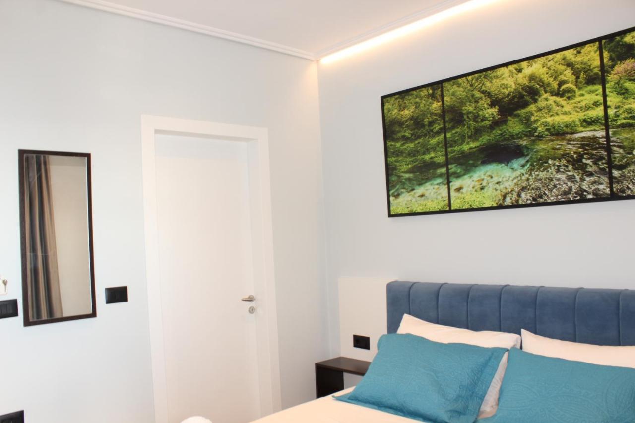 Bebi Hotel And Apartments Sarandë エクステリア 写真
