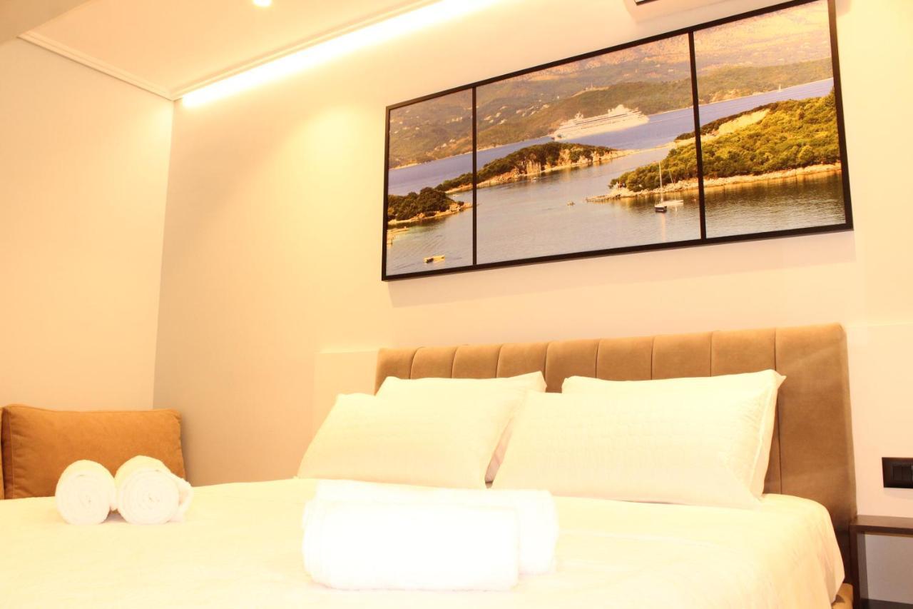 Bebi Hotel And Apartments Sarandë エクステリア 写真