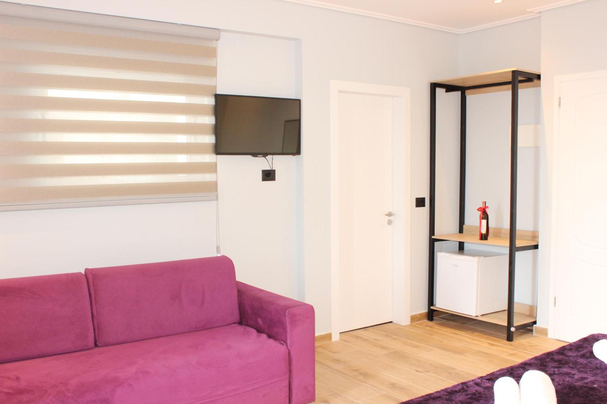 Bebi Hotel And Apartments Sarandë エクステリア 写真