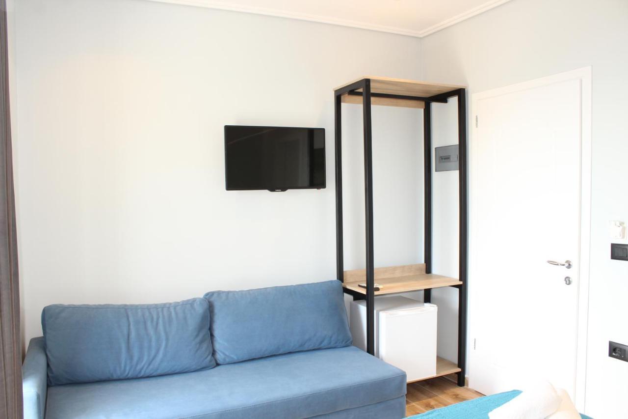 Bebi Hotel And Apartments Sarandë エクステリア 写真