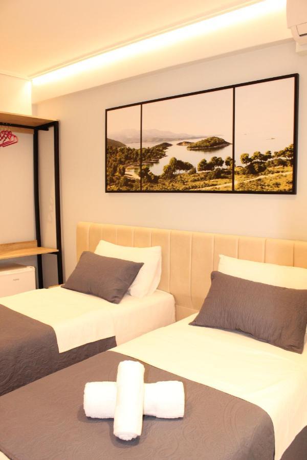 Bebi Hotel And Apartments Sarandë エクステリア 写真