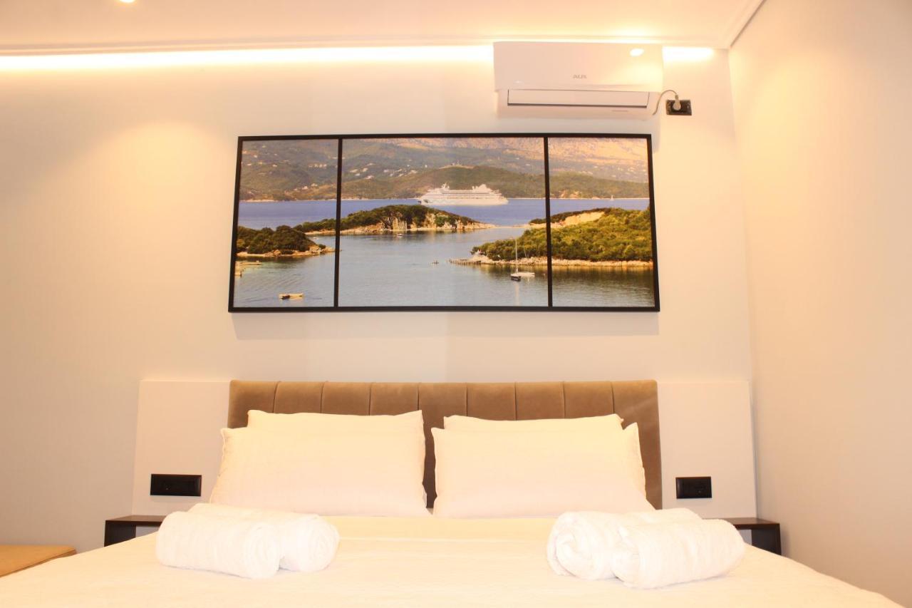 Bebi Hotel And Apartments Sarandë エクステリア 写真