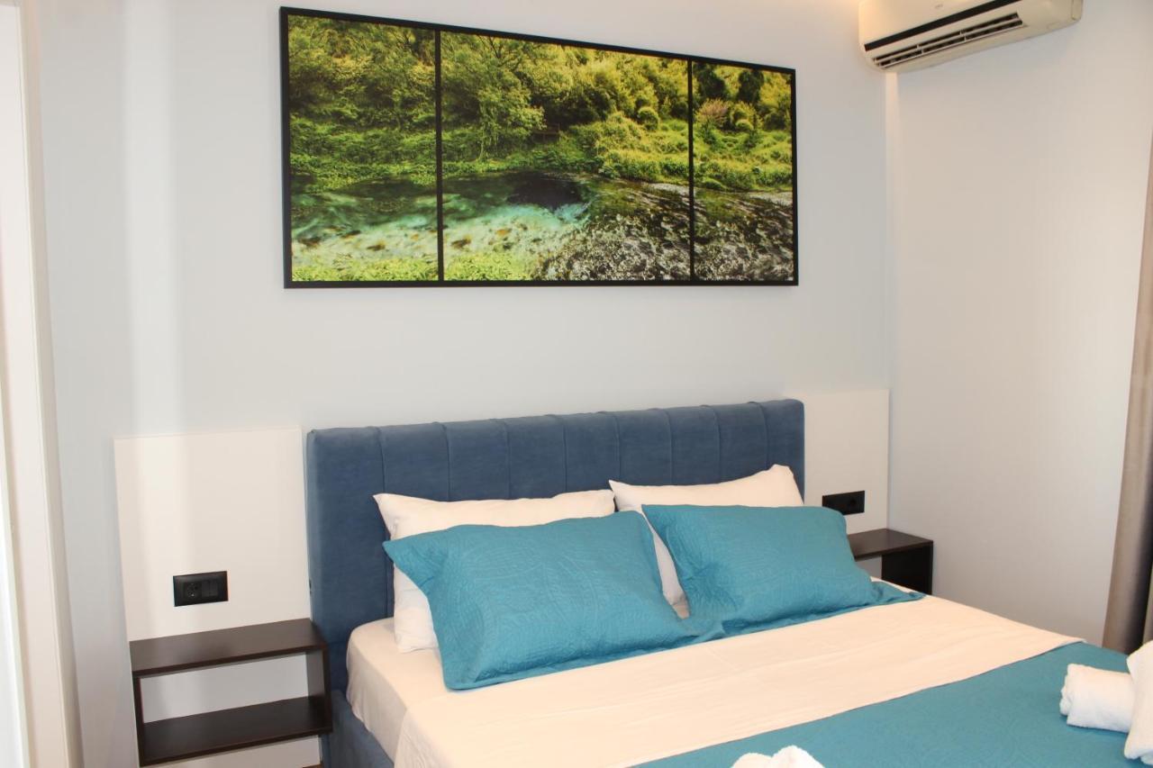 Bebi Hotel And Apartments Sarandë エクステリア 写真