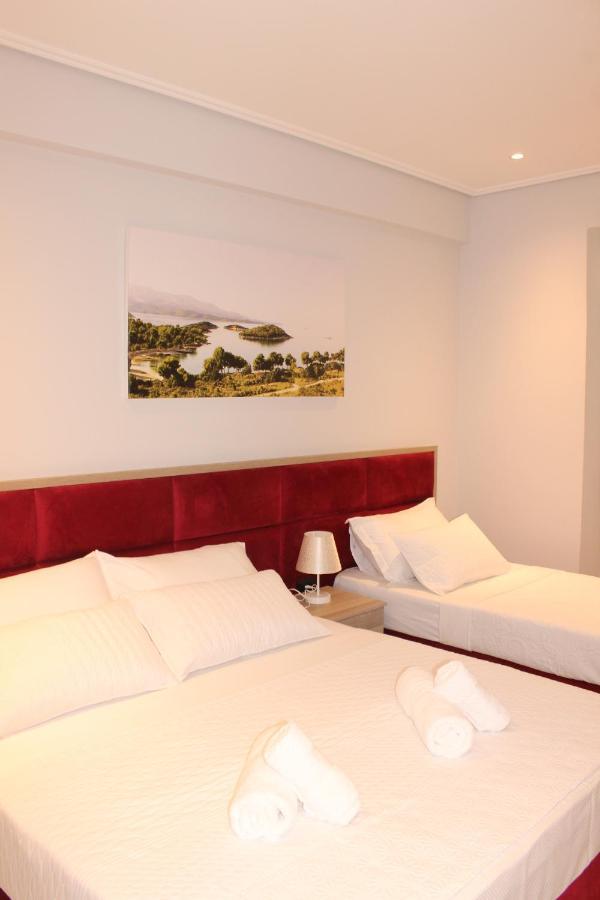 Bebi Hotel And Apartments Sarandë エクステリア 写真