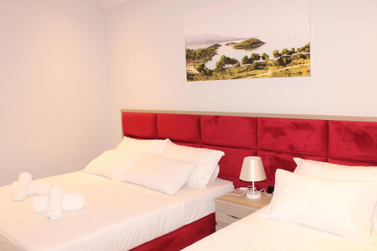 Bebi Hotel And Apartments Sarandë エクステリア 写真