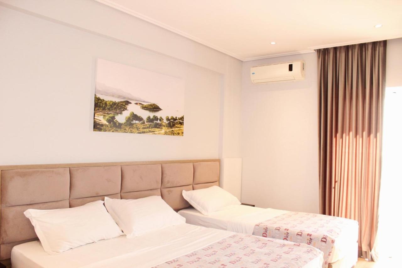 Bebi Hotel And Apartments Sarandë エクステリア 写真