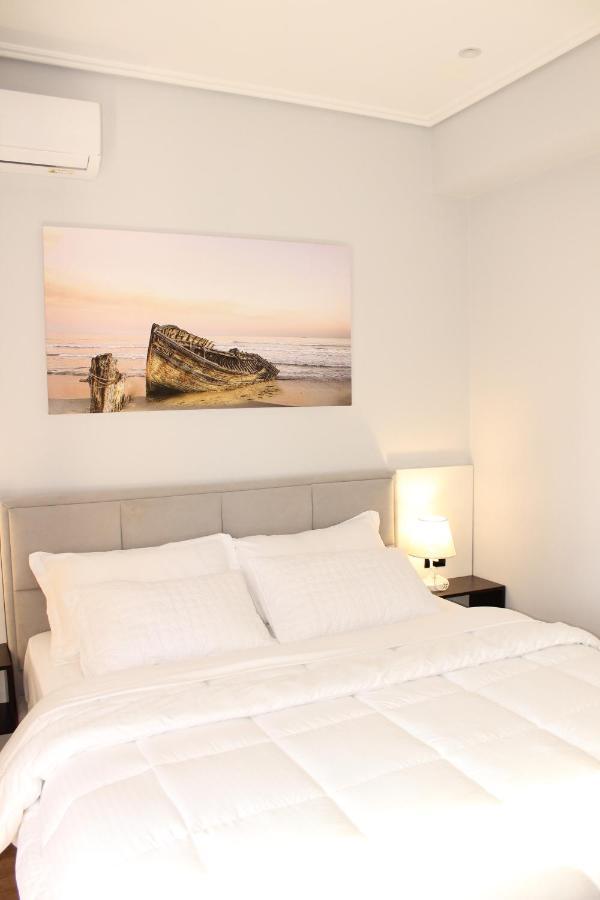 Bebi Hotel And Apartments Sarandë エクステリア 写真