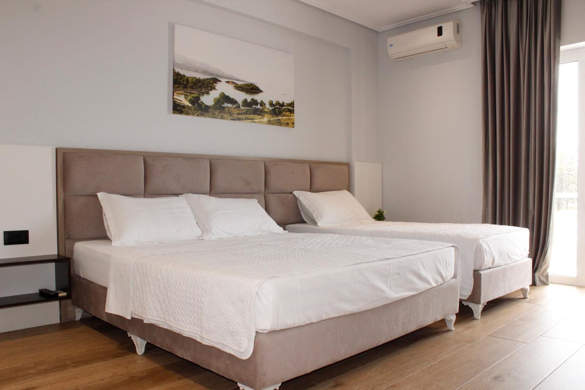 Bebi Hotel And Apartments Sarandë エクステリア 写真