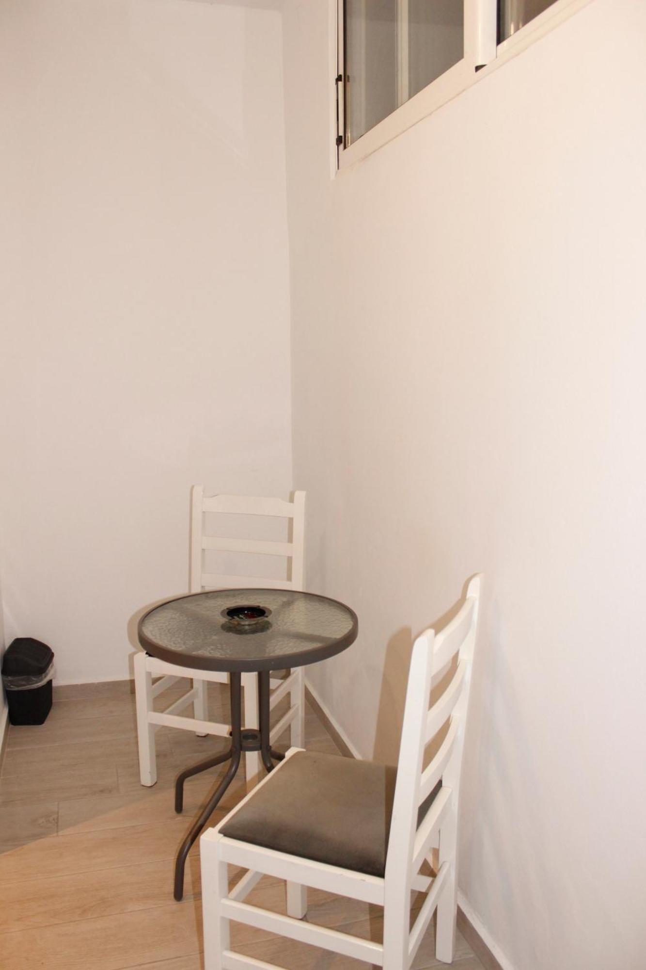 Bebi Hotel And Apartments Sarandë エクステリア 写真