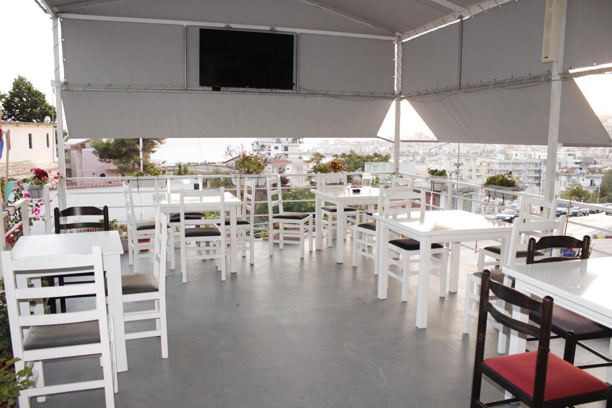 Bebi Hotel And Apartments Sarandë エクステリア 写真
