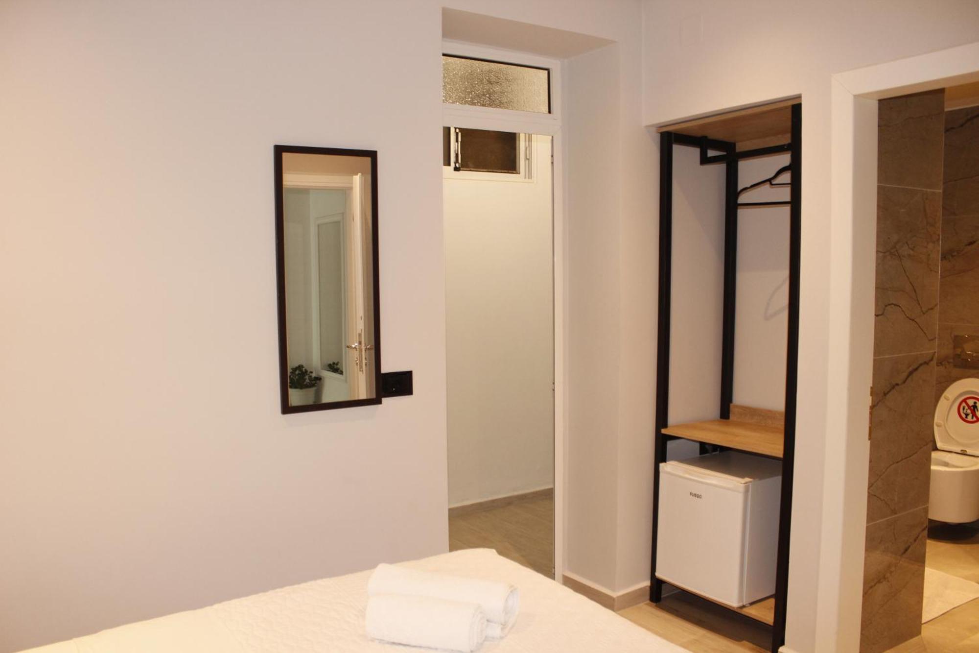 Bebi Hotel And Apartments Sarandë エクステリア 写真