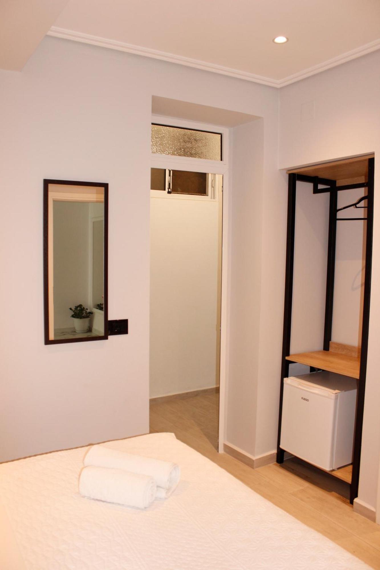 Bebi Hotel And Apartments Sarandë エクステリア 写真