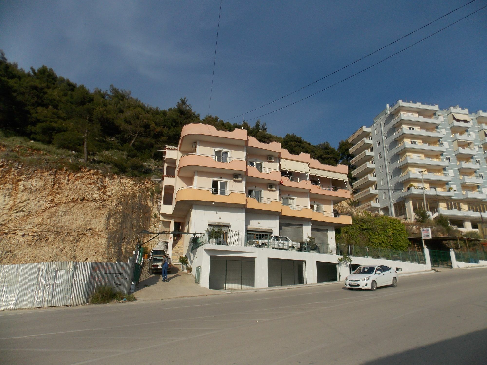 Bebi Hotel And Apartments Sarandë エクステリア 写真